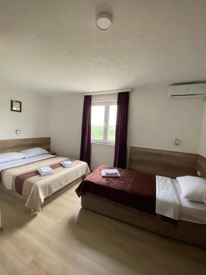 Međugorje Pansion Raspudic Bed & Breakfast エクステリア 写真