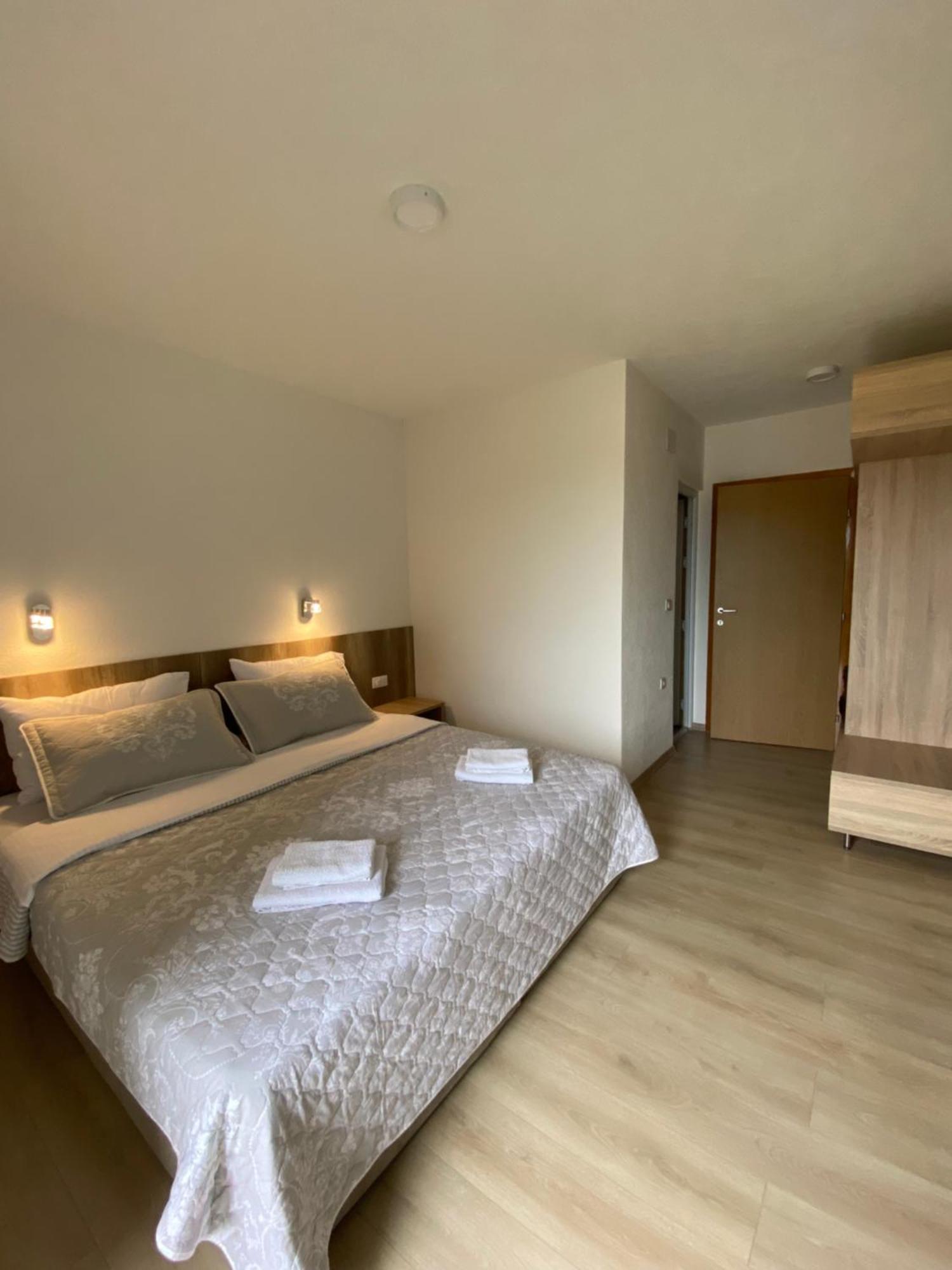 Međugorje Pansion Raspudic Bed & Breakfast エクステリア 写真