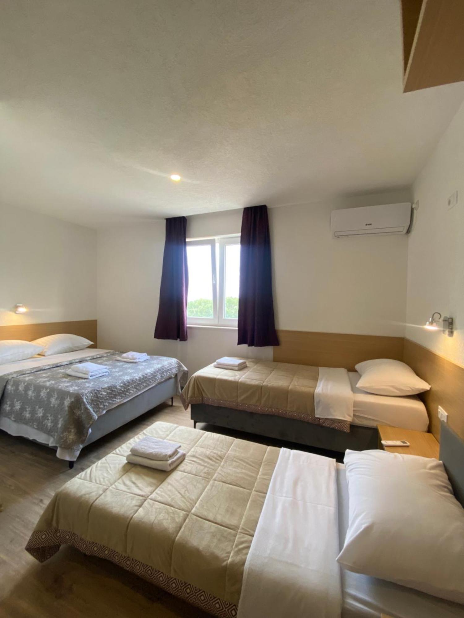 Međugorje Pansion Raspudic Bed & Breakfast エクステリア 写真